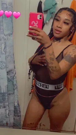 OnlyFans cuenta prettyassboop avatar 1