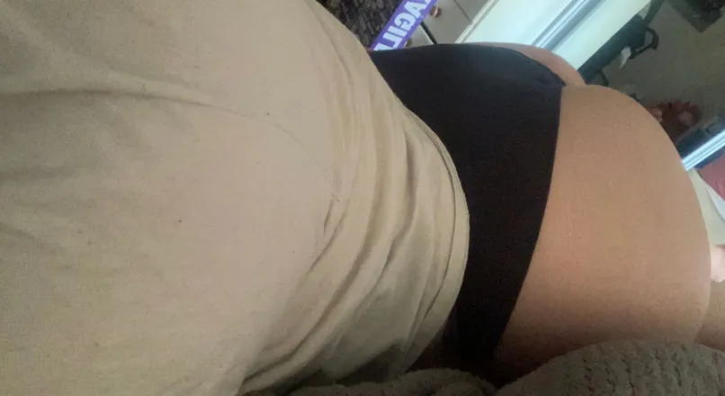 OnlyFans account  thiccgamergirlxx header 2