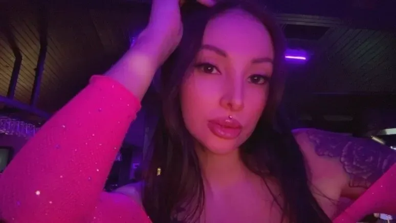 OnlyFans cuenta myllavallee header 2