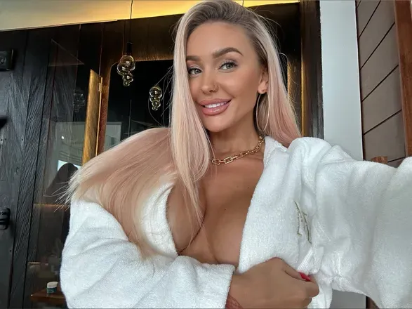 OnlyFans cuenta xblonde previous_avatars_1 3