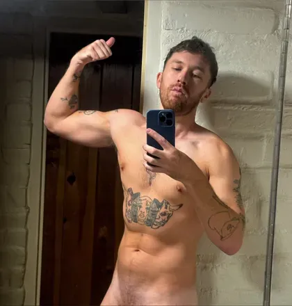 OnlyFans account  kinkieran avatar 1