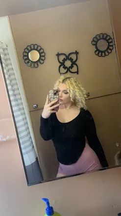 OnlyFans account  rosiegirl23 header 2