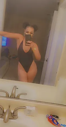 OnlyFans account  honeyluvbanks header 2