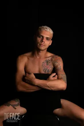 OnlyFans cuenta kylesurfer header 2