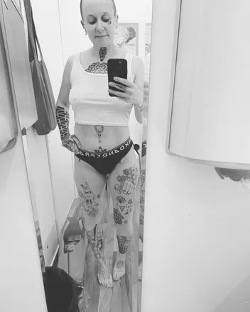 OnlyFans account  ewebbcch header 2