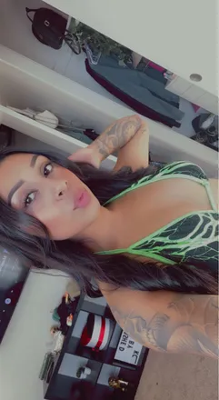 OnlyFans cuenta feelmeflowww header 2