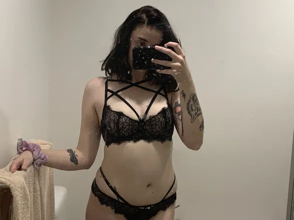 OnlyFans cuenta miss.violette7 header 2