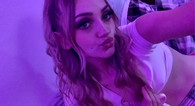 OnlyFans cuenta rainewbaby header 2