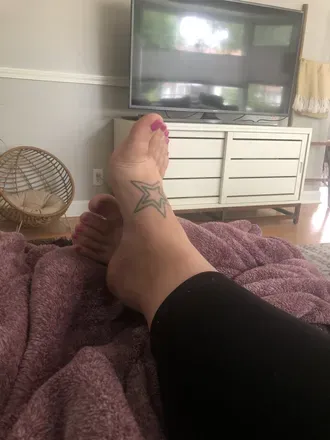 OnlyFans cuenta starbarefootbunny header 2