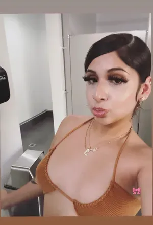 OnlyFans account  prettyfaceletty avatar 1