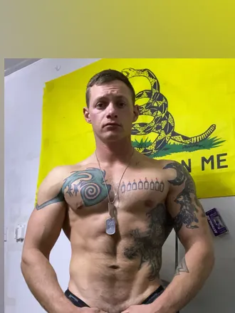 OnlyFans account  emanstr8flexin header 2