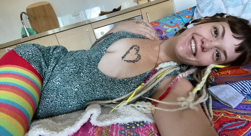 OnlyFans cuenta raeofsunshine333 header 2