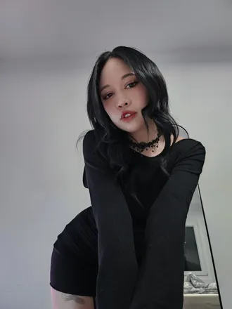 OnlyFans account  babylilaaaaxo header 2