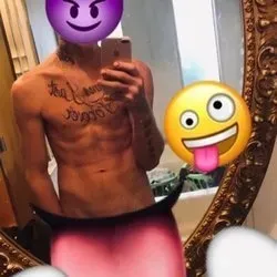OnlyFans account  kiinngggb avatar 1