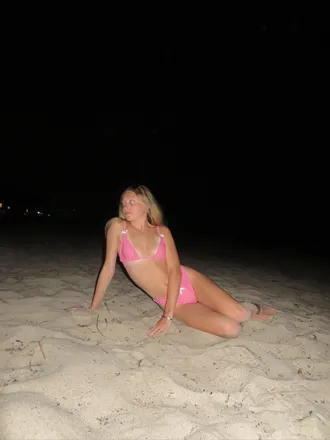 OnlyFans cuenta cheliee header 2