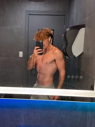 OnlyFans cuenta uncuteire avatar 1