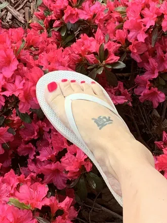 OnlyFans account  barefootbaily header 2