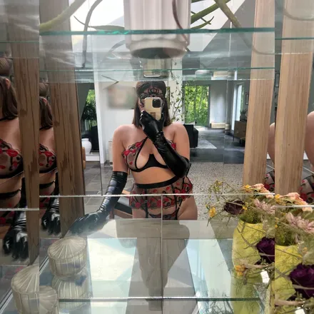 OnlyFans cuenta cagedbyjade avatar 1