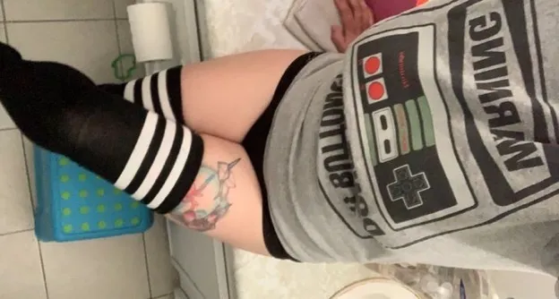 OnlyFans cuenta thighhighnymph header 2