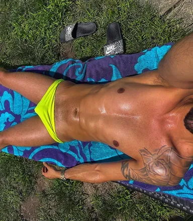 OnlyFans cuenta theonlyflyone header 2