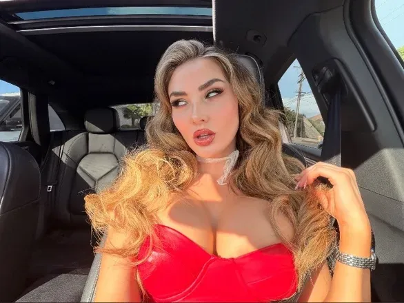 OnlyFans cuenta misskenzieanne header 2