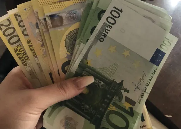 OnlyFans cuenta givemedatmoney98 header 2
