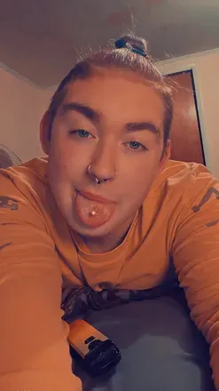 OnlyFans cuenta submisive_bottom avatar 1