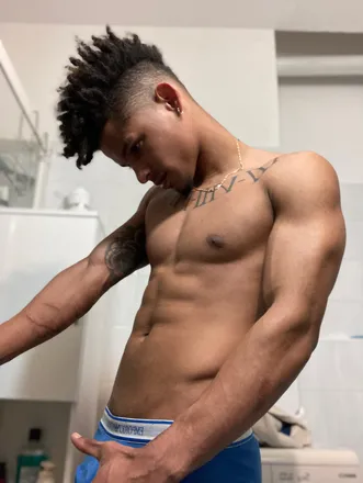 OnlyFans cuenta chrixjunn header 2