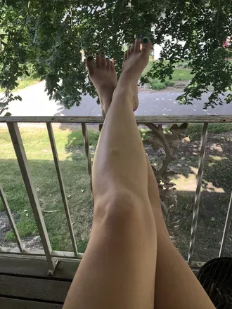 OnlyFans account  rosietoesies avatar 1
