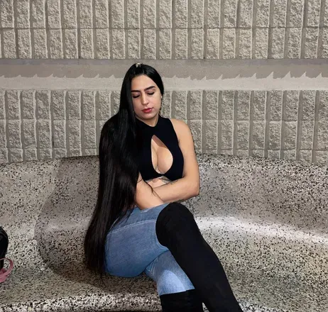 OnlyFans cuenta laurita_triplex avatar 1