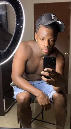 OnlyFans cuenta shubbiefamous avatar 1