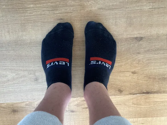 OnlyFans cuenta feetguy2002 header 2