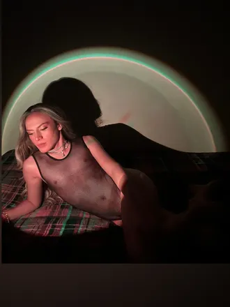 OnlyFans cuenta maxi-rain header 2