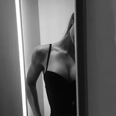 OnlyFans cuenta honey_kira header 2