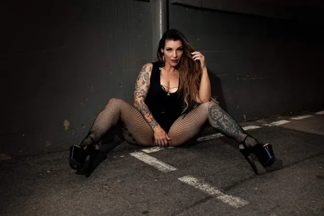 OnlyFans cuenta therealviviennestarr header 2