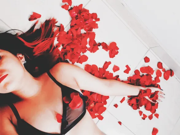 OnlyFans cuenta ari_swan header 2