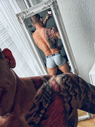 OnlyFans cuenta muscletrainer69 header 2