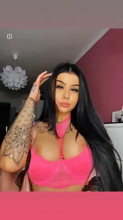 OnlyFans cuenta clarakirsten header 2