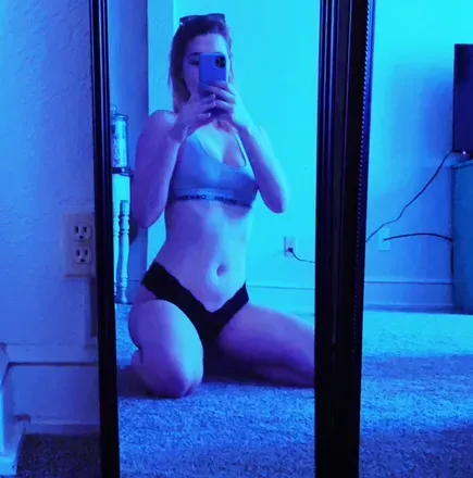 OnlyFans cuenta emnakey avatar 1
