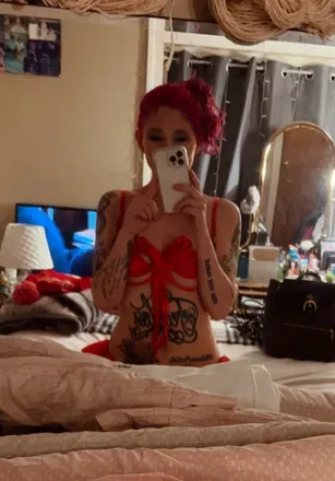 OnlyFans cuenta defnotkrissy_xo header 2