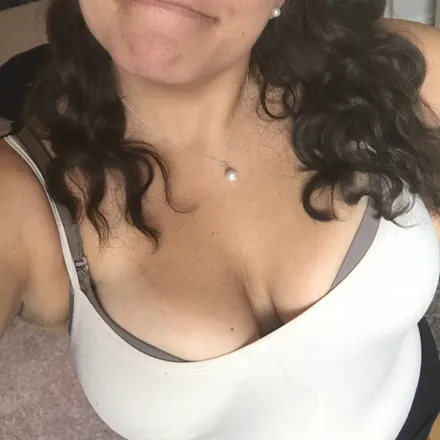 OnlyFans cuenta bellawiththebigboobs header 2