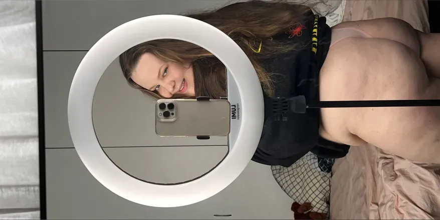 OnlyFans account  susbee header 2
