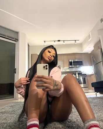 OnlyFans cuenta mindyofficial1 header 2
