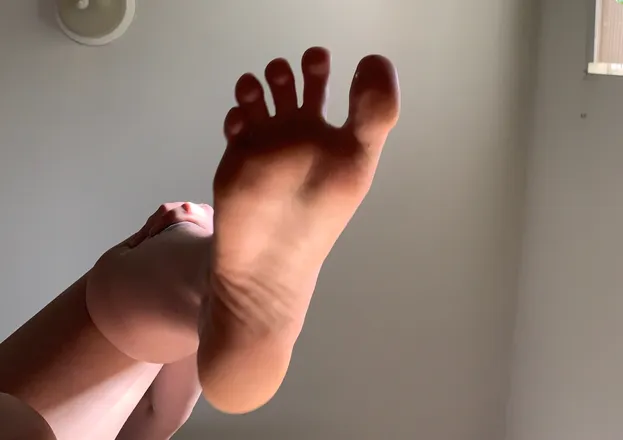 OnlyFans cuenta gimmethafeet header 2