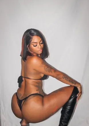 OnlyFans cuenta prettyred5150 avatar 1