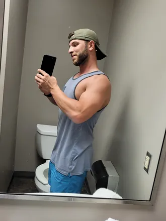OnlyFans cuenta luckyone00 header 2