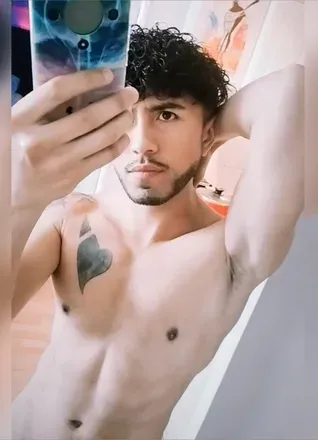 OnlyFans cuenta uronigrido header 2