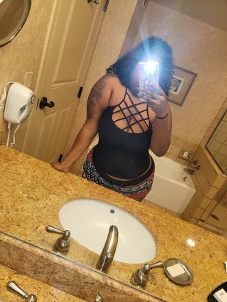 OnlyFans cuenta thickumsbarbie header 2