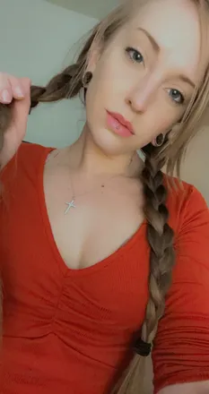OnlyFans account  sofarsogoodsowhat avatar 1