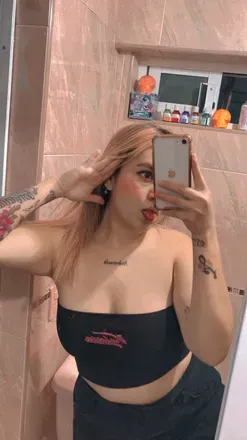 OnlyFans account  crismtzg header 2